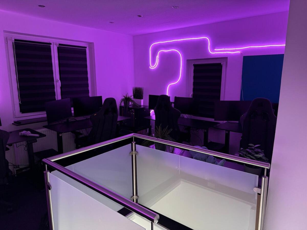 דירות באיירוט World Of Esport מראה חיצוני תמונה